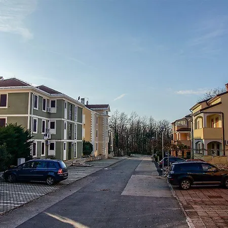 Umag Apartments *